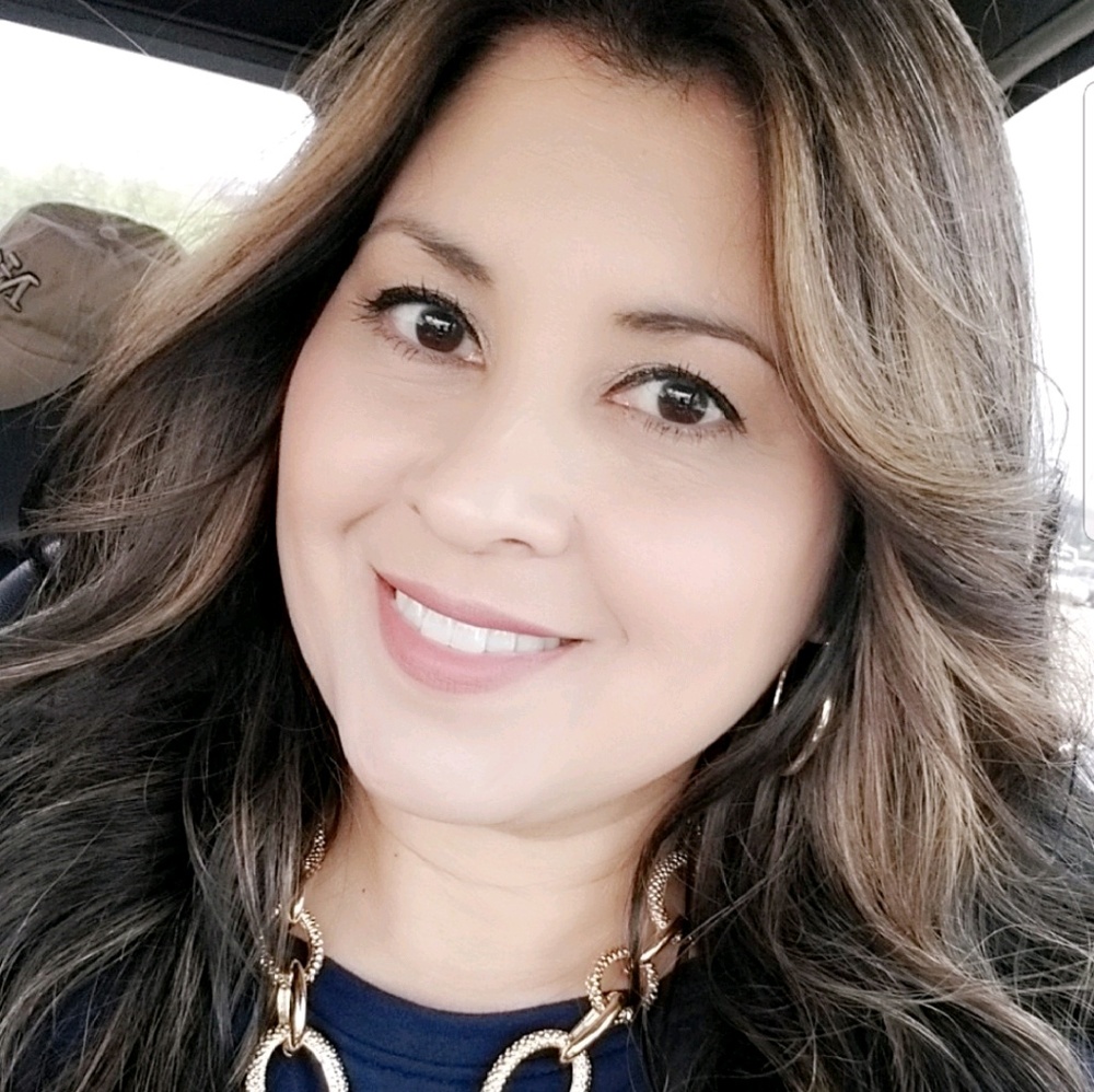 Meet your Posher, Yvette